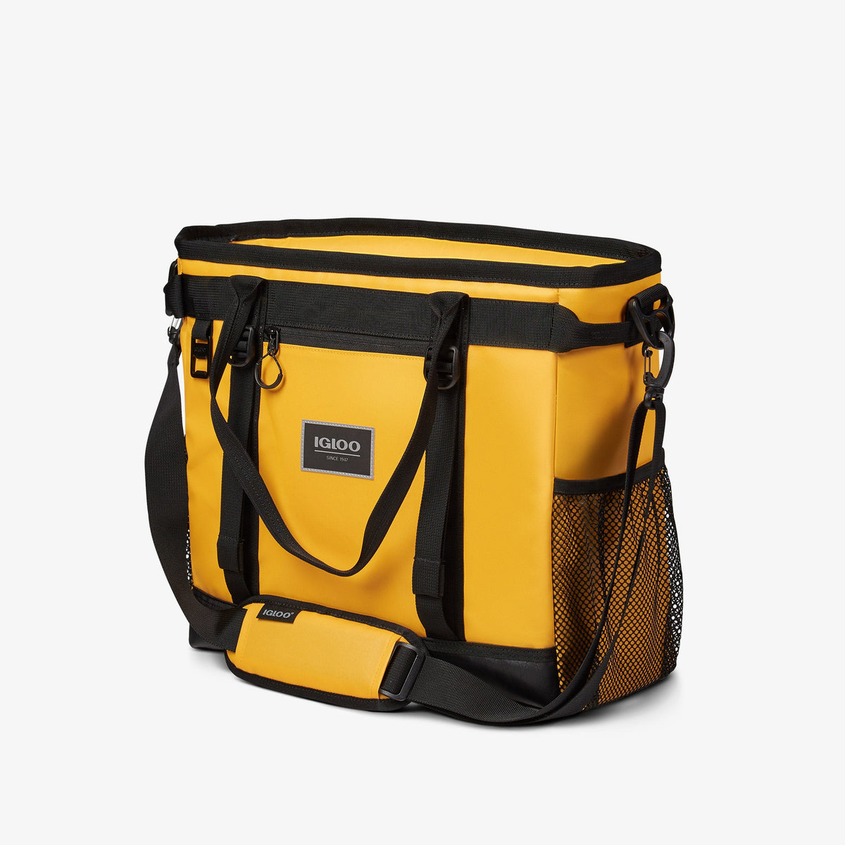 pursuit-30-can-tote-c3 00065993_2.jpg
